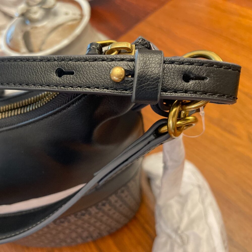 NEW FOSSIL Purse . - Picture 5 of 12